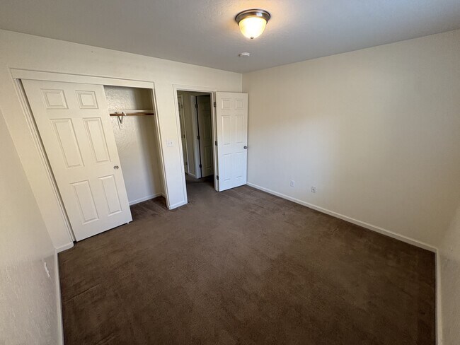 Building Photo - 3431 N Linda Vista St