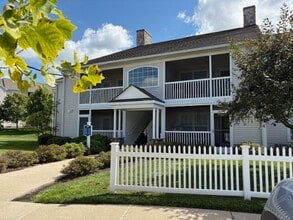Building Photo - 2692 S Knightsbridge Cir