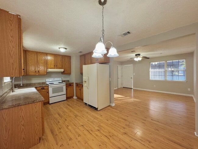 Building Photo - 4205 W Avenida De Golf