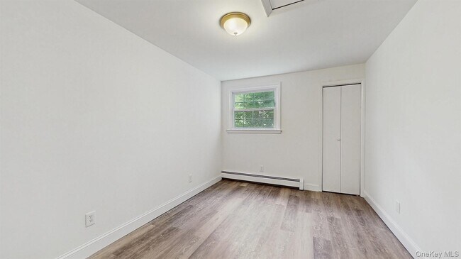 Building Photo - 37 Shady Creek Rd