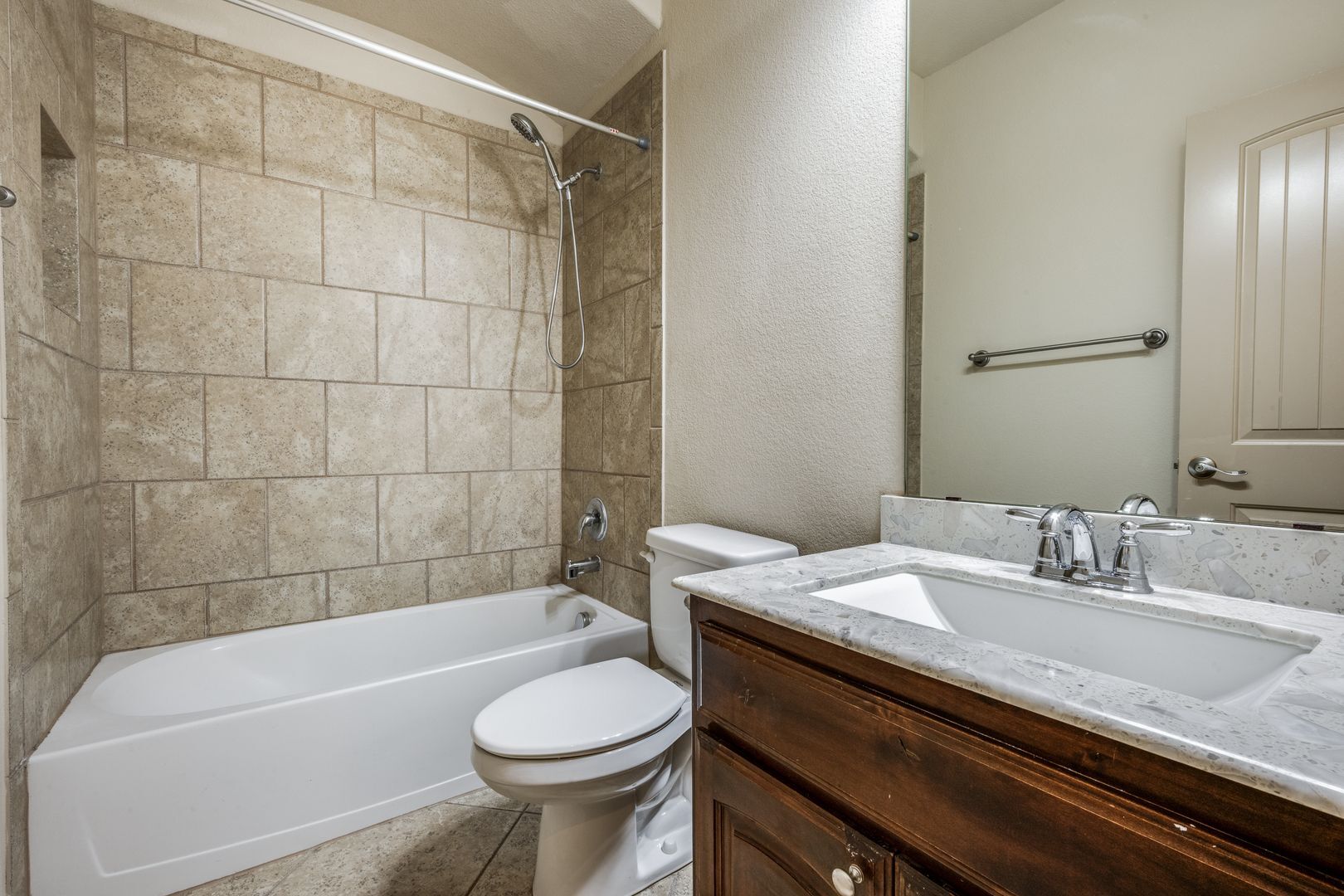 Building Photo - 3108 Tamarack Ln