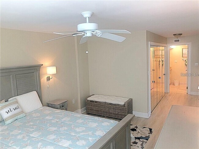 Building Photo - 400 Island Way