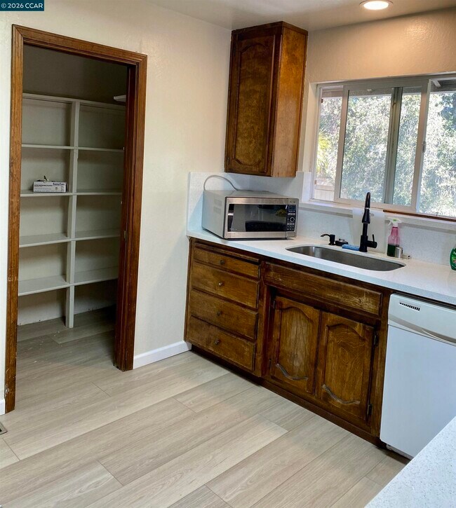 Building Photo - 4694 N Stone Road