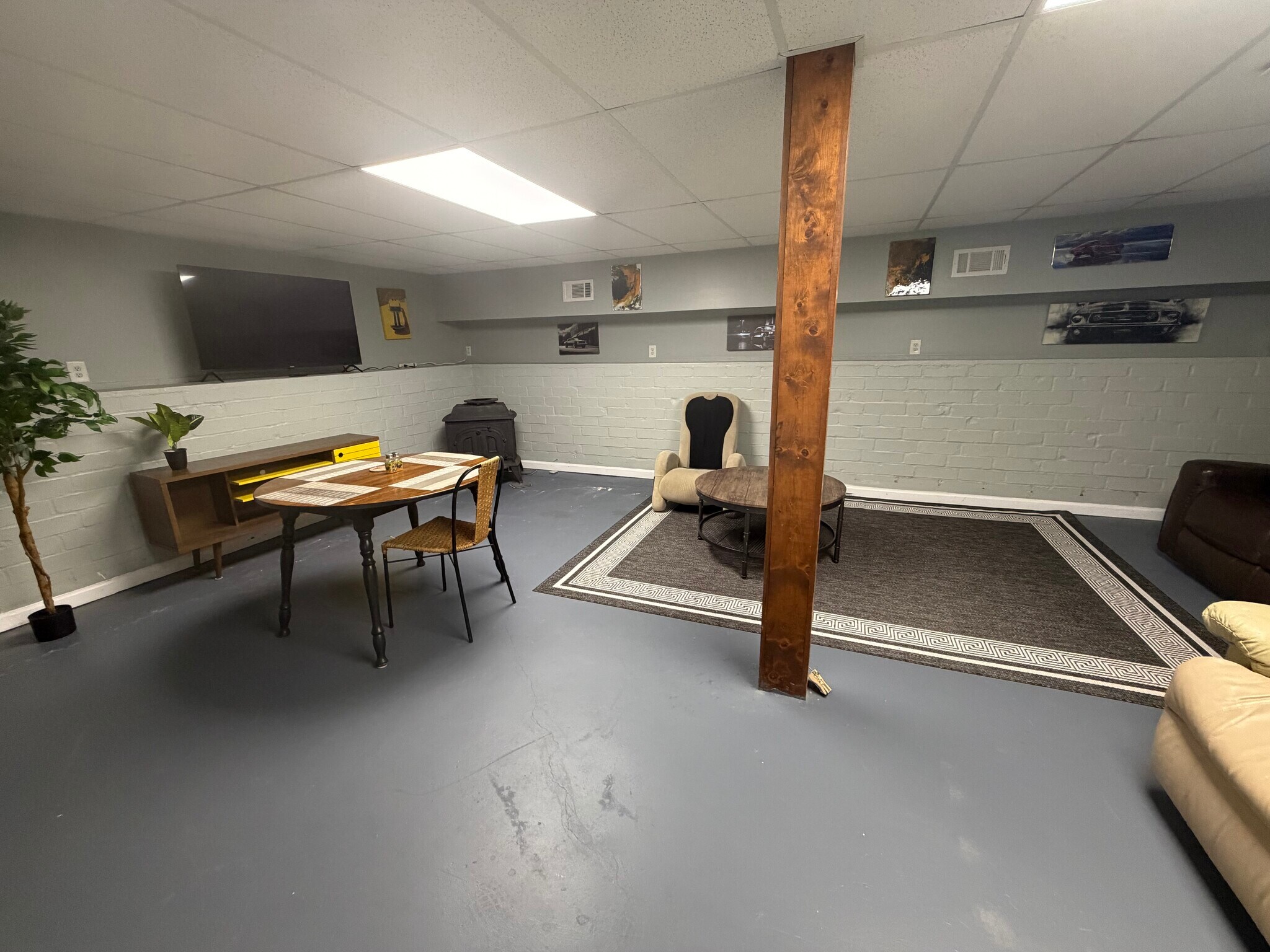 Building Photo - 110 Powder Springs St
