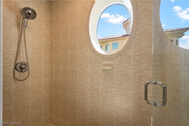 Building Photo - 2738 Tiburon Blvd E