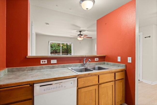 Building Photo - 2221 McCall Dr