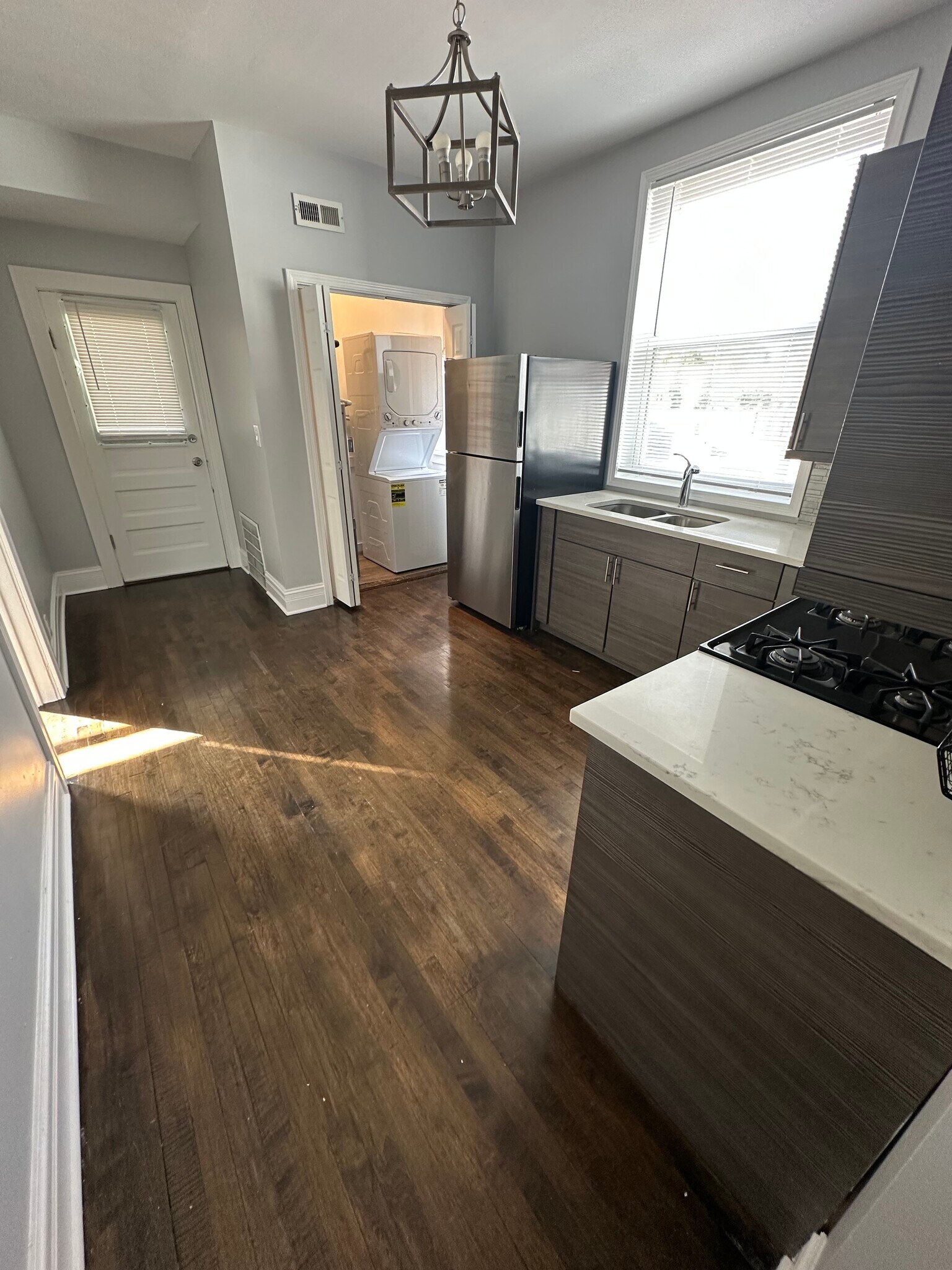 Building Photo - 3733 W Addison St