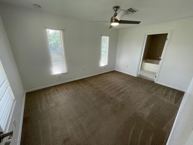 Building Photo - 1601 Flora Ave S