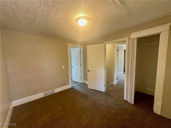 Building Photo - 728 McKinley Ave