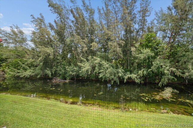 Building Photo - 473 Lake Frances Dr
