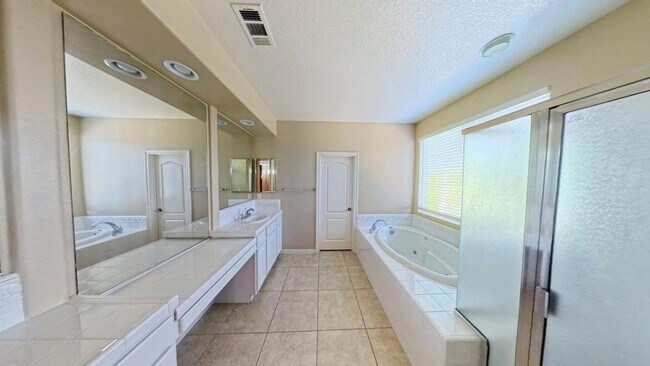 Building Photo - 7912 Hampshire Rd