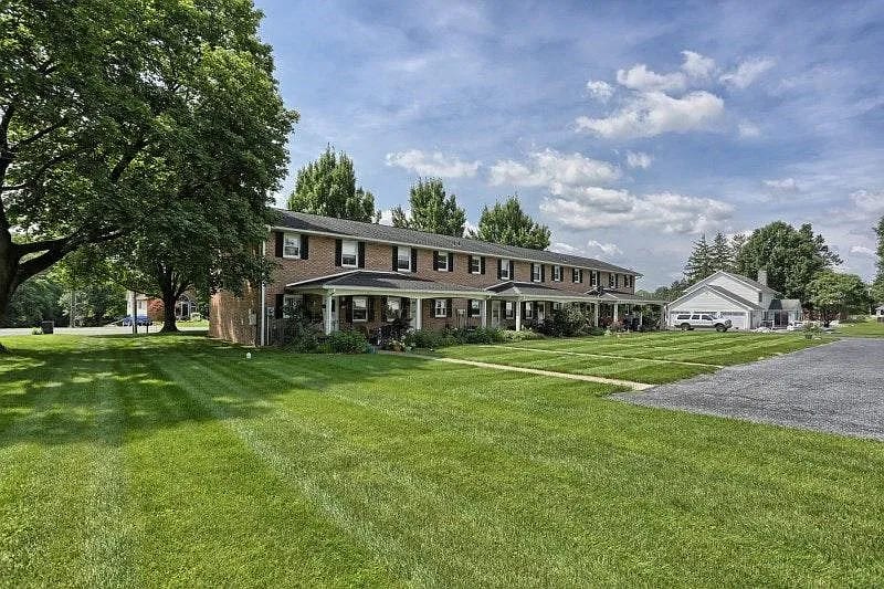 Building Photo - 451 W Main Ave