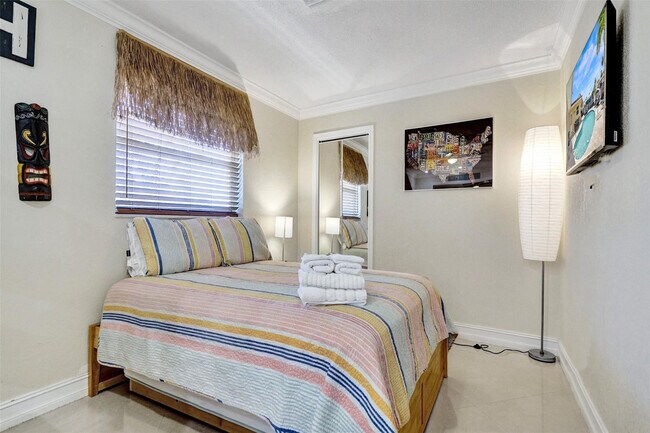 Building Photo - 2051 Coral Reef Dr