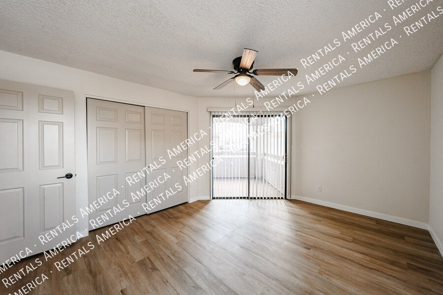 Building Photo - 9151 W Greenway Rd