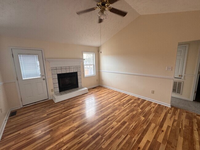 Building Photo - 885 Ridge Rd