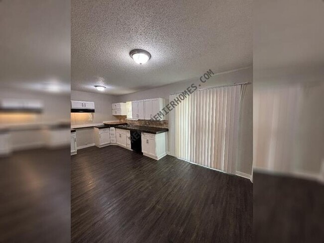 Building Photo - 124 Karen Cove