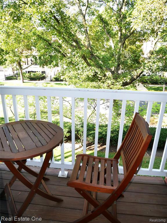 Building Photo - 444 Chester St