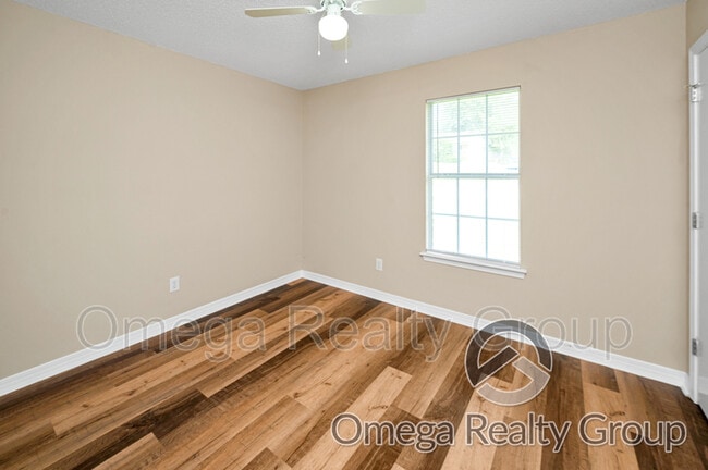 Building Photo - 3020 Barlett Dr