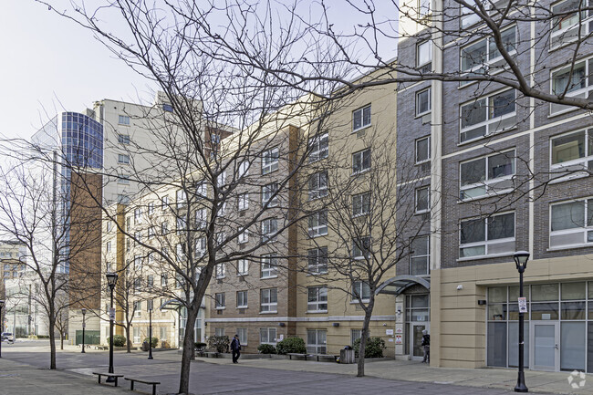 Building Photo - 505 E 161st St