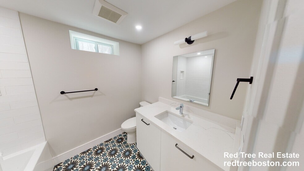 Building Photo - 93 Williston Rd