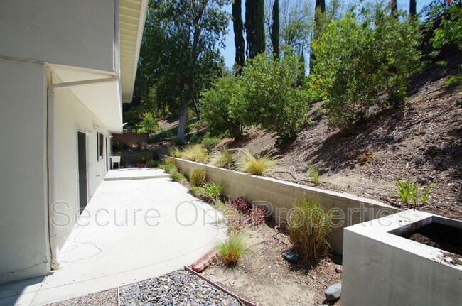 Building Photo - 4654 Galendo St