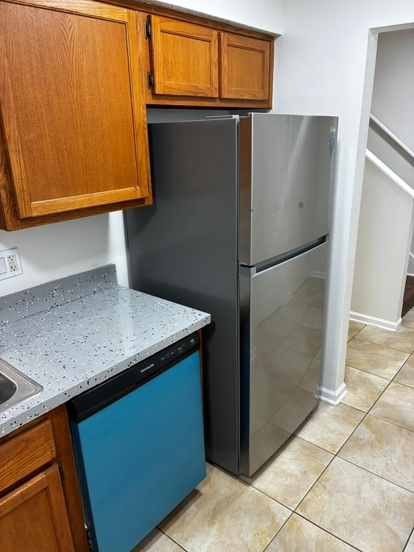 Building Photo - 1222 Westdale Dr