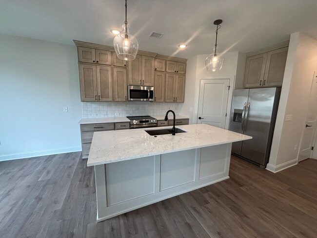 Building Photo - 123/125/127/129 Sheridan