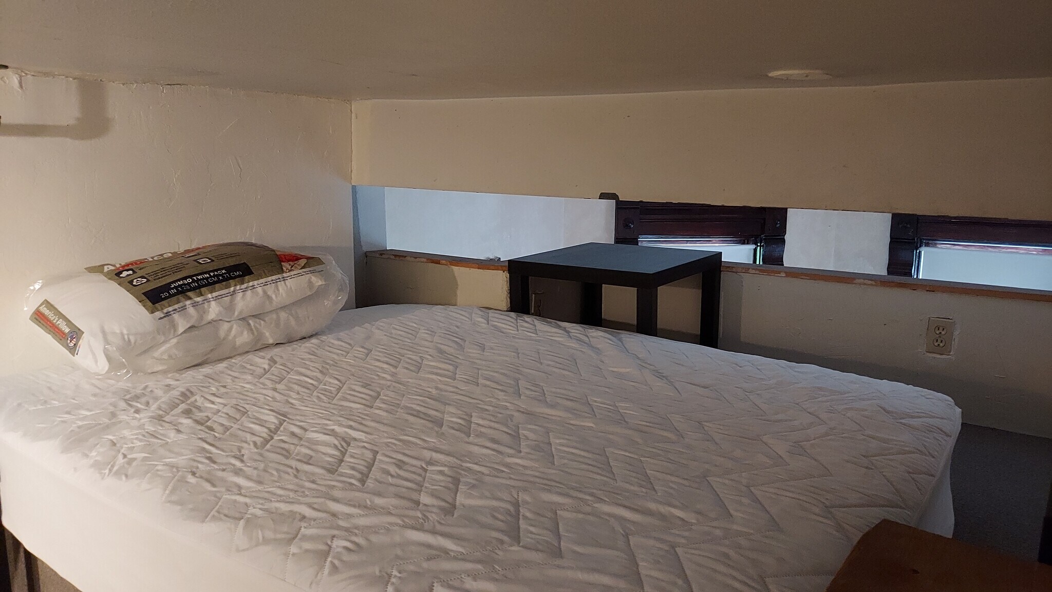 Loft BR2 - 334 E Mulberry St