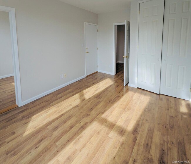 Building Photo - 60-85 71st Ave