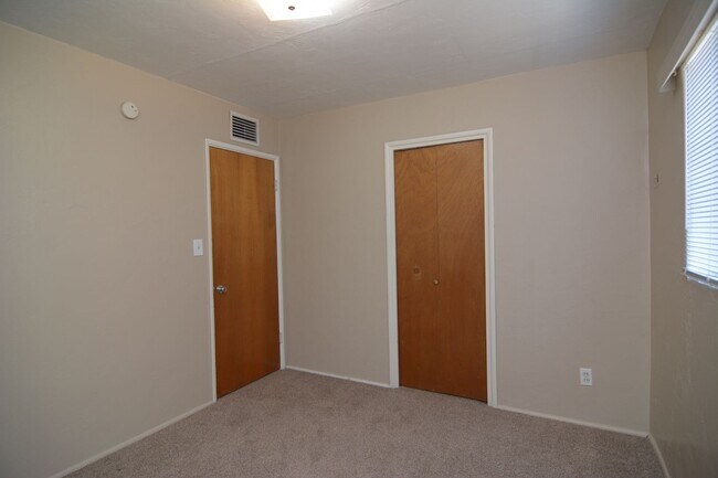 Building Photo - Charming 2 Bedroom 1 Bath Home! Central Tucson Location!