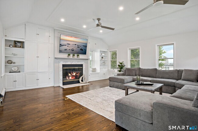 Building Photo - 1016 Fairfield Beach Rd