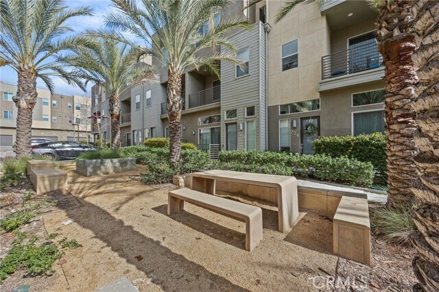 Building Photo - 674 Chandler Walk