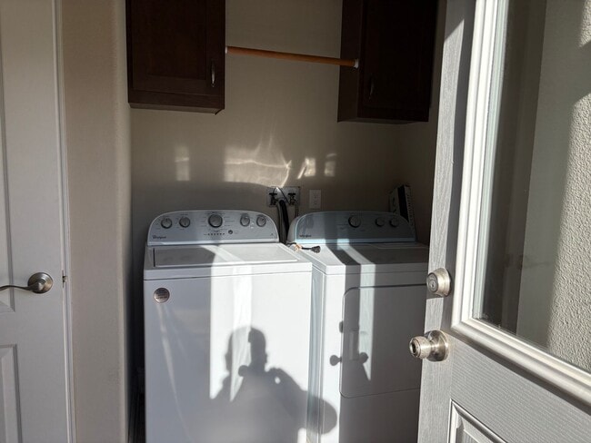 Building Photo - 7045 Molokai Dr