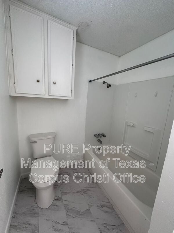 Building Photo - 4029 Brownwood Cir