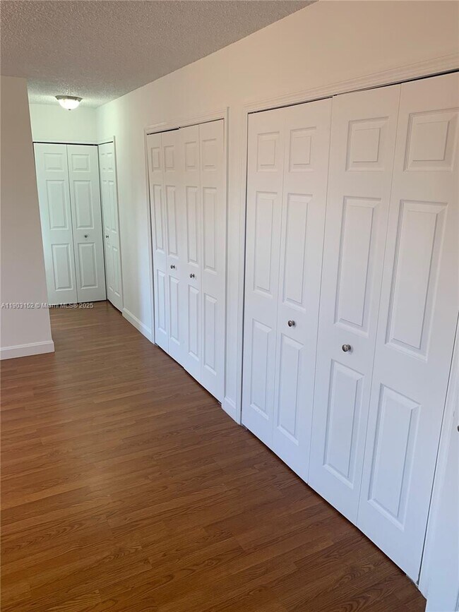 Building Photo - 985 NW 132nd Ct