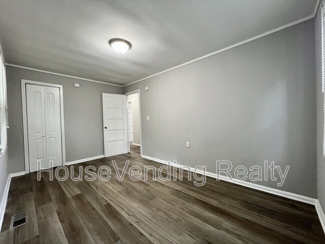 Building Photo - 310 Norris Ave