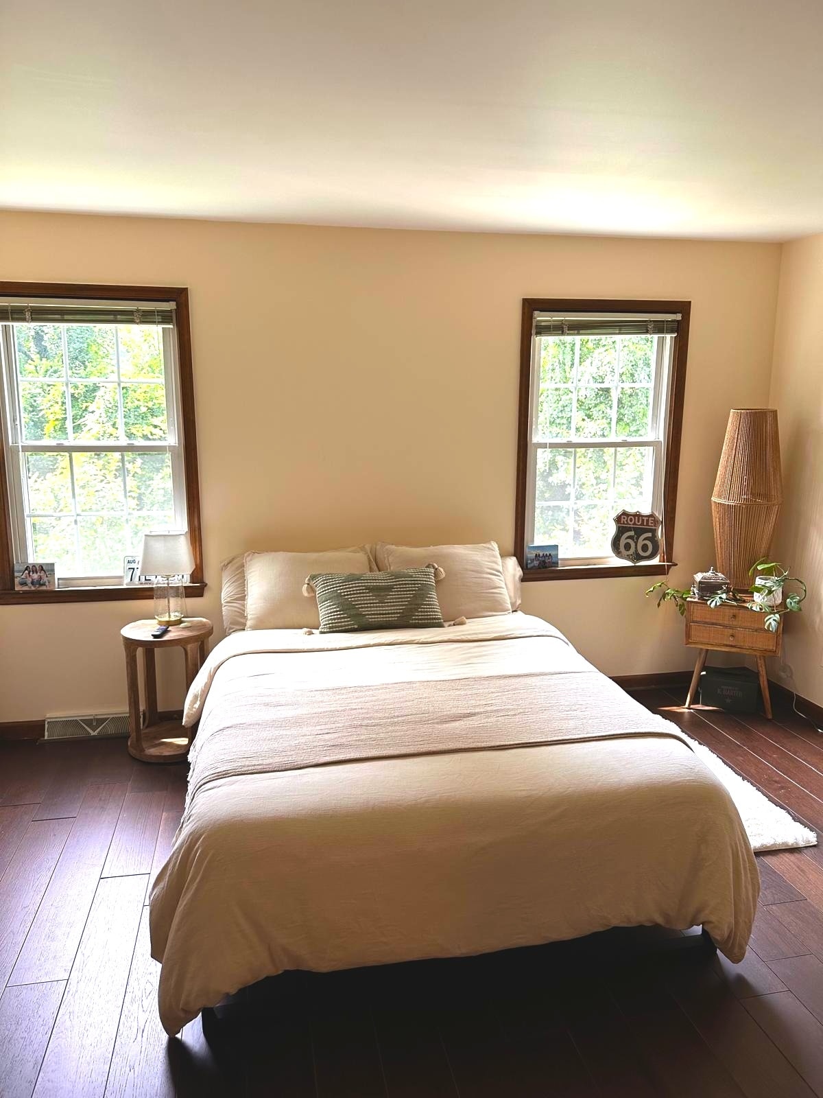 Building Photo - 956 Huntwood Ln