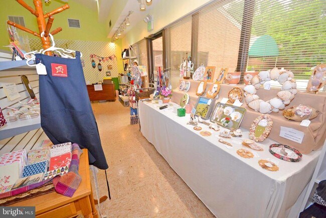 Building Photo - 795 Eastern Point Rd