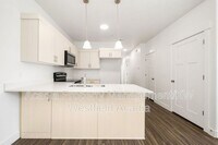 Building Photo - 13714 S Hanley Ln