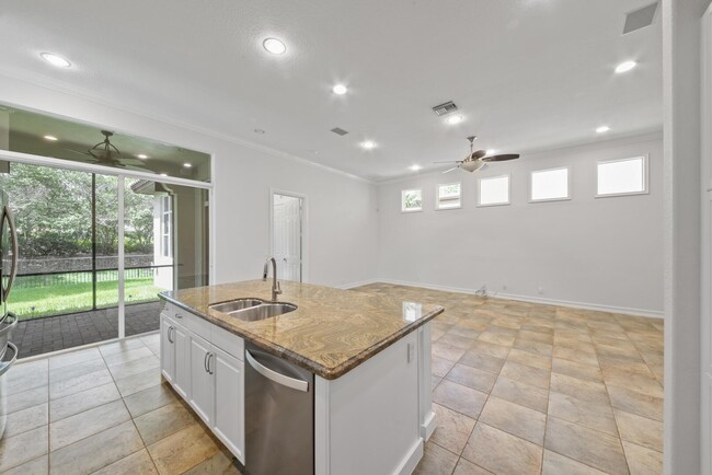 Building Photo - 12520 NW 79th Manor