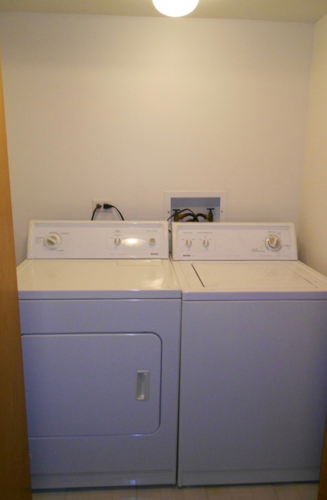 Building Photo - 9432 S Kolmar Ave