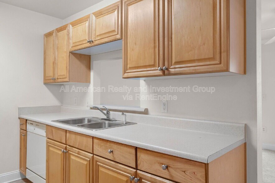 Building Photo - 554 Wingspan Way
