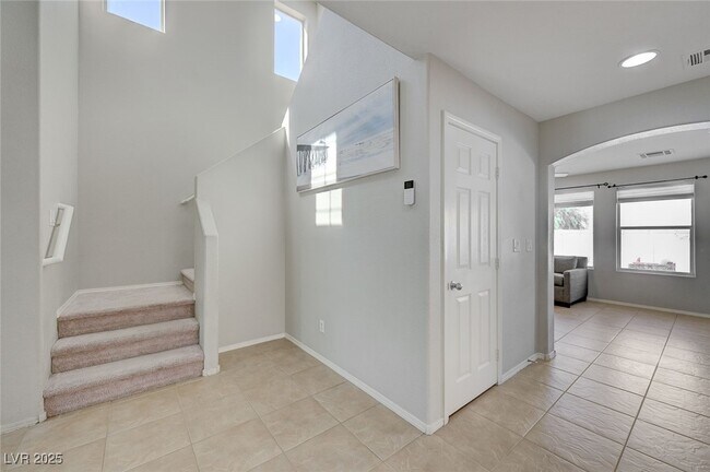 Building Photo - 2586 Begonia Valley Ave