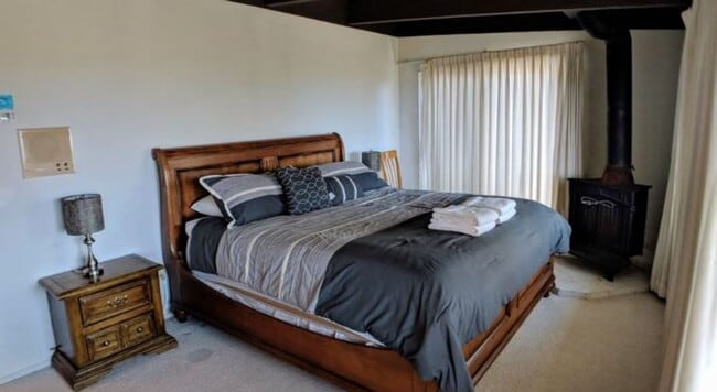 Building Photo - "Million Dollar Views" This home offers br...