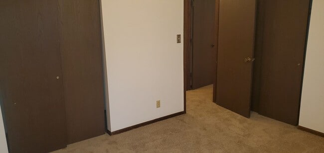 Building Photo - 3304 Albany Ct