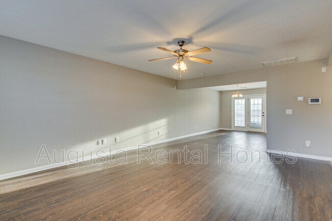 Building Photo - 733 Keyes Dr