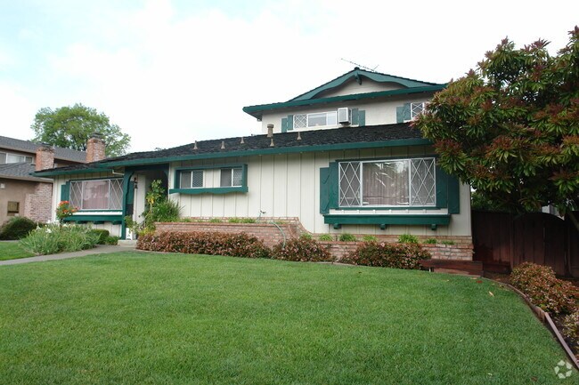 Primary Photo - 1355 Saratoga Ave