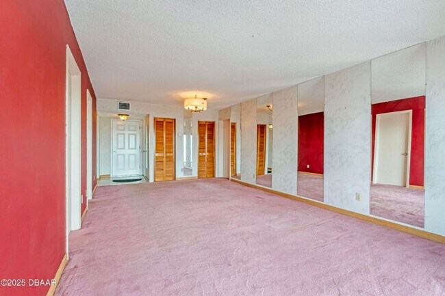 Building Photo - 100 Silver Beach Ave