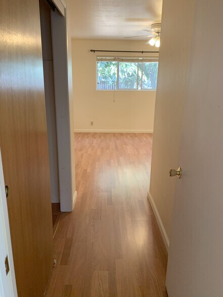 Building Photo - 2823 Cascade Pl