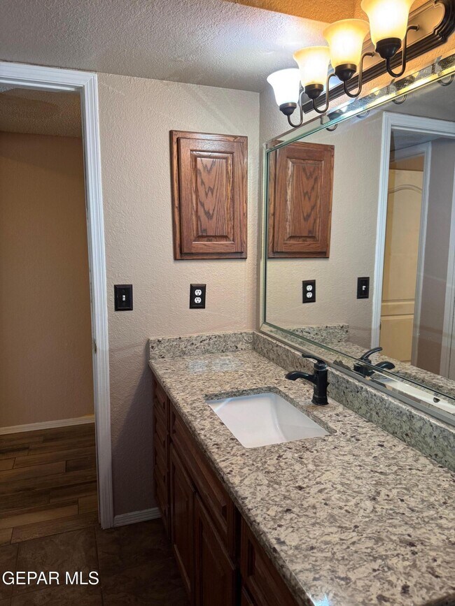 Building Photo - 1428 Beethoven Pl